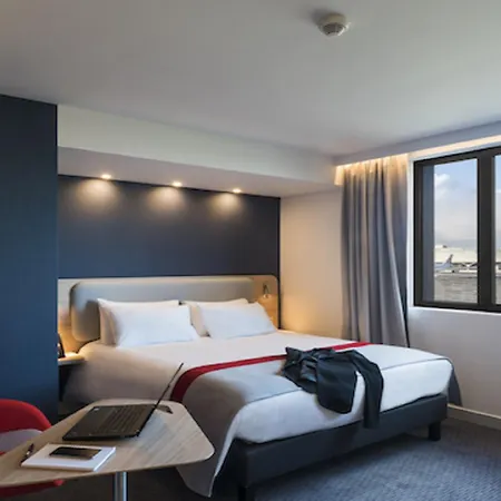 ホリデイ エクスプレス パリ Cdg エアポート 3*