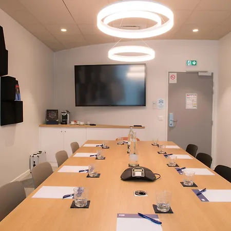 ホテル ホリデイ エクスプレス パリ Cdg エアポート ロワシー・アン・フランス