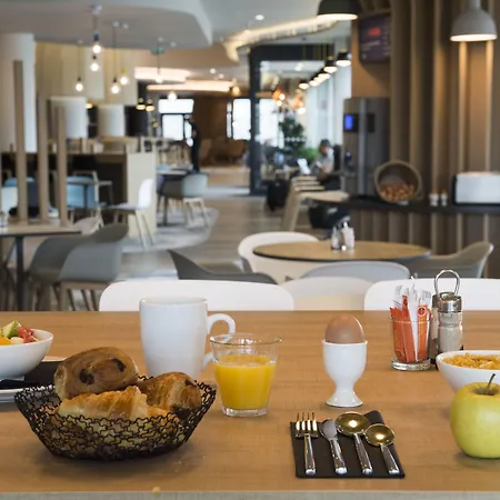 ホリデイ エクスプレス パリ Cdg エアポート 3*