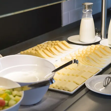 ホリデイ エクスプレス パリ Cdg エアポート ホテル