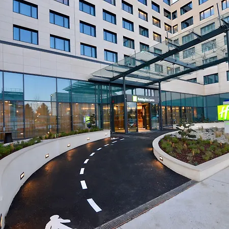 ホテル ホリデイ エクスプレス パリ Cdg エアポート ロワシー・アン・フランス