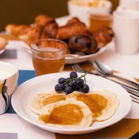 ホテル ホリデイ エクスプレス パリ Cdg エアポート 3*