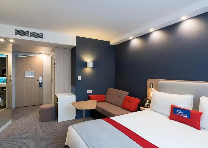 هوليداي إن إكسبريس - باريس - مطار باريس شارل ديغول 3*