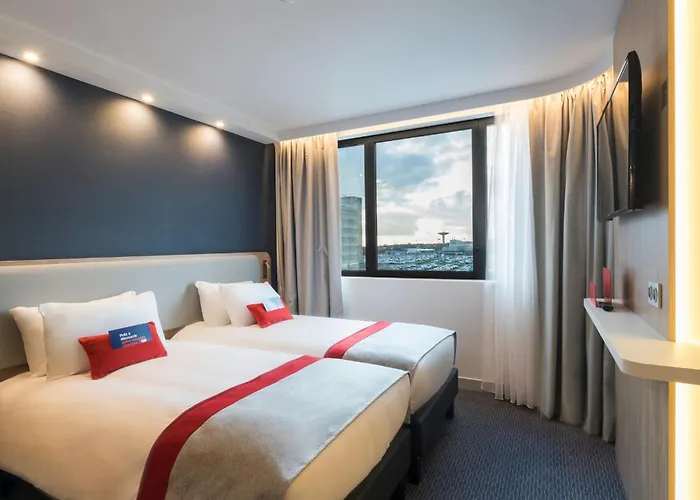 هوليداي إن إكسبريس - باريس - مطار باريس شارل ديغول فندق 3*