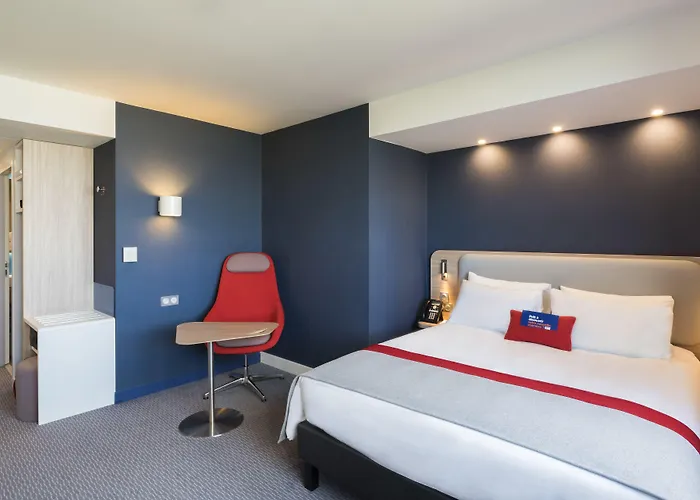 هوليداي إن إكسبريس - باريس - مطار باريس شارل ديغول 3*