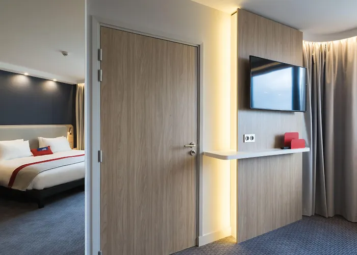 هوليداي إن إكسبريس - باريس - مطار باريس شارل ديغول فندق