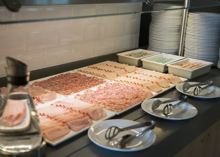 هوليداي إن إكسبريس - باريس - مطار باريس شارل ديغول فندق 3*