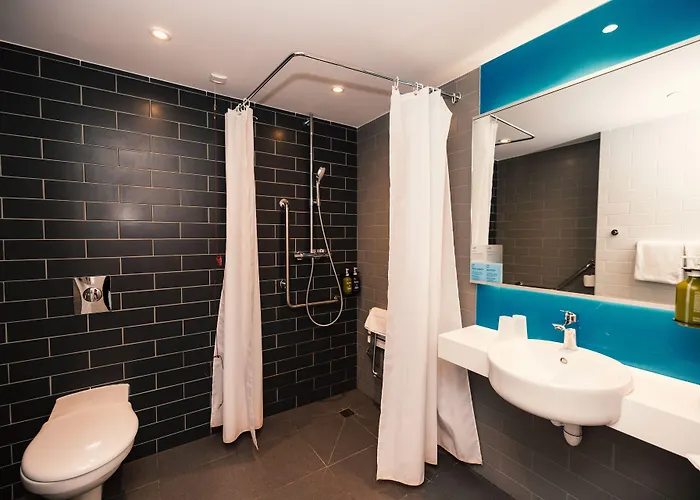 هوليداي إن إكسبريس - باريس - مطار باريس شارل ديغول فندق 3*